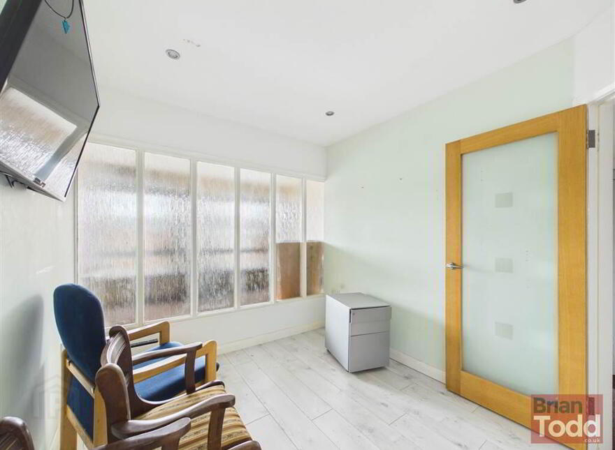 15 Agnew Street, Larne, BT40 1RF