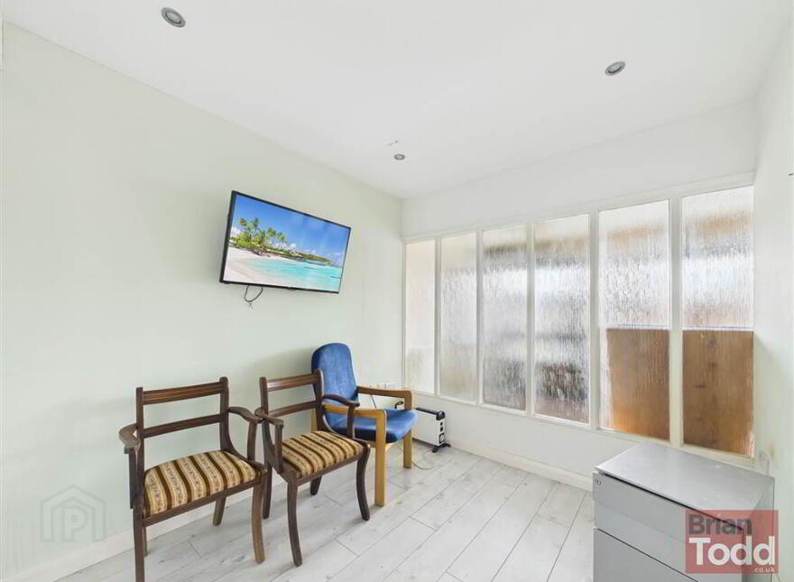 15 Agnew Street, Larne, BT40 1RF
