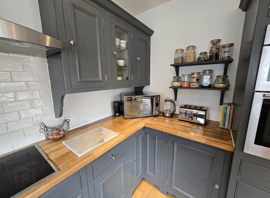 20 Windmill Road, Hillsborough, BT26 6LS