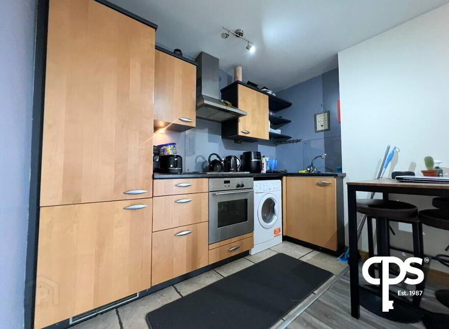 403 College Place, L'Derry, BT48 7LP