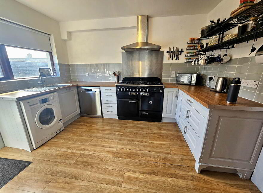 32 Adlon Crescent, Lisburn, BT28 2EG