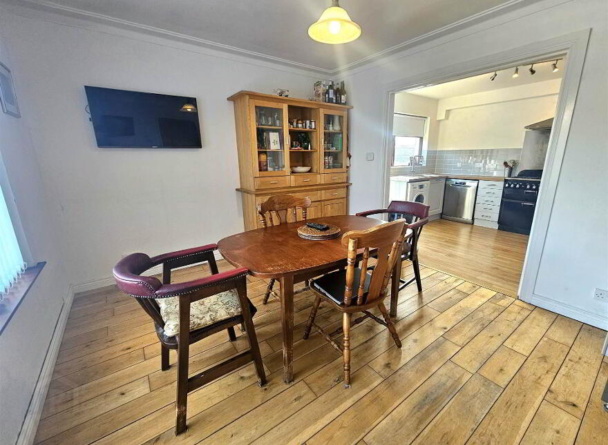 32 Adlon Crescent, Lisburn, BT28 2EG