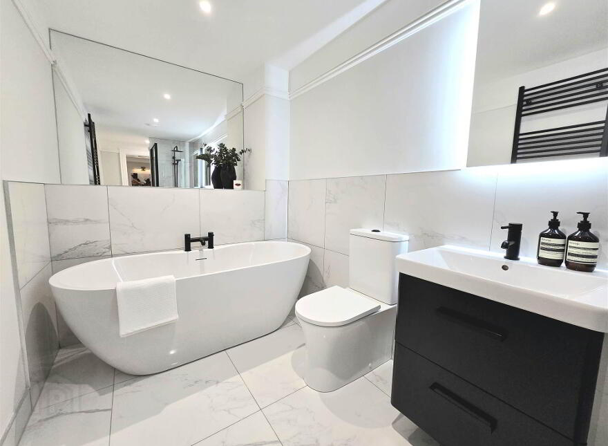 Apartment 2A 6 Lady Ishbel Boulevard, Belfast, BT8 8SJ