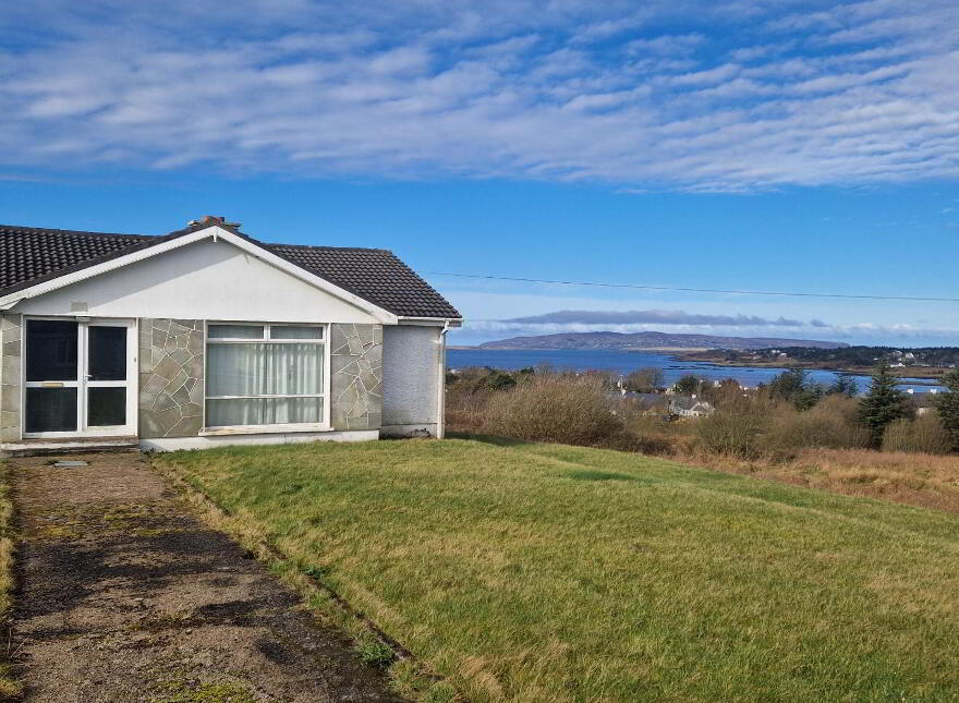 Seaview House On, C. 3 Acres Caravan Road, Dungloe, F94Y0C0