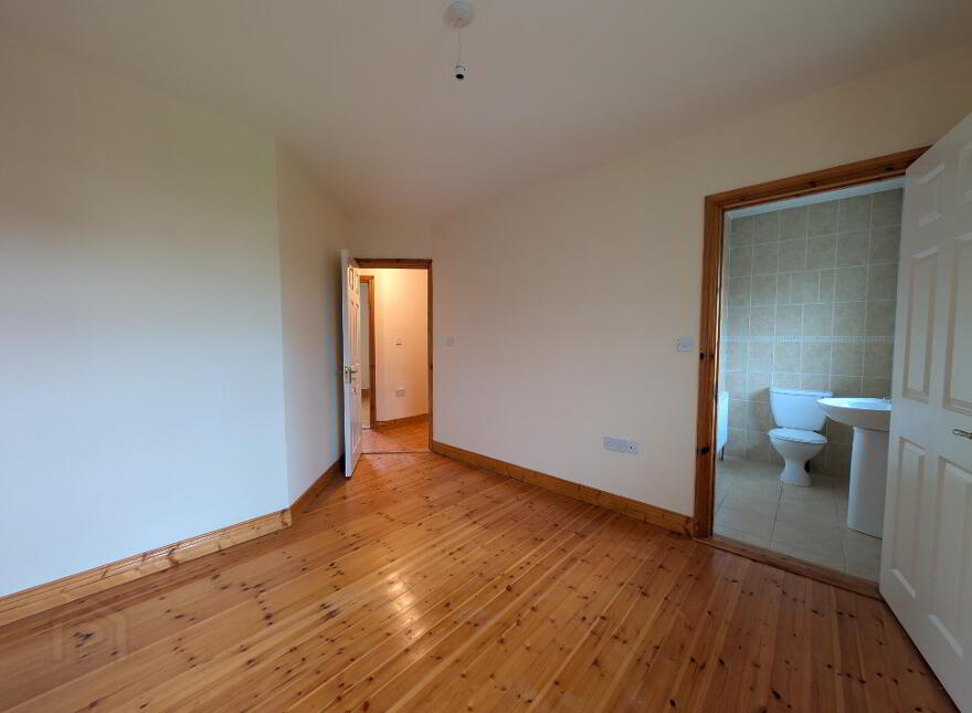33 Hazel Lawns, Ballyhaunis, F35DH50