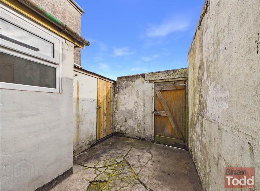Bank Road, Larne, BT40 3AN