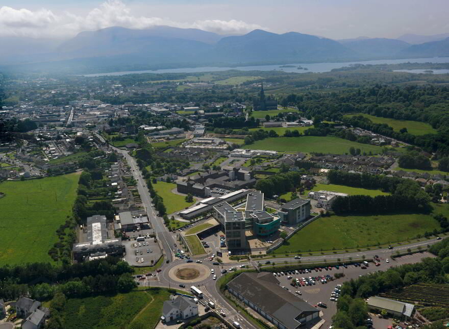 The Reeks Gateway, 11A Tralee Road, Killarney