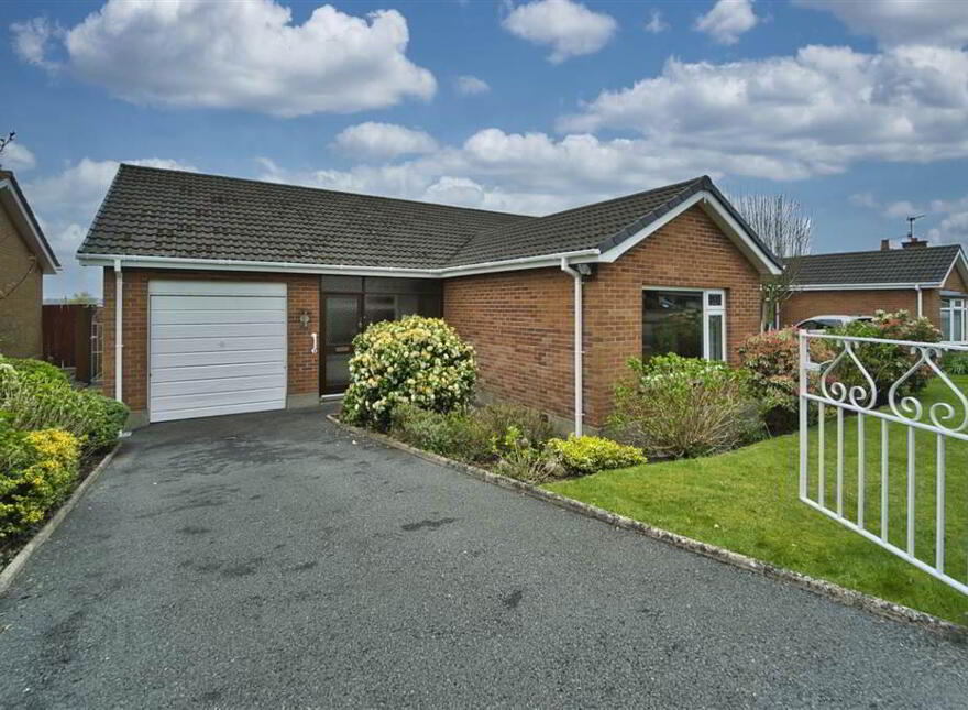 22 Adlon Park, Lisburn, BT28 2DZ