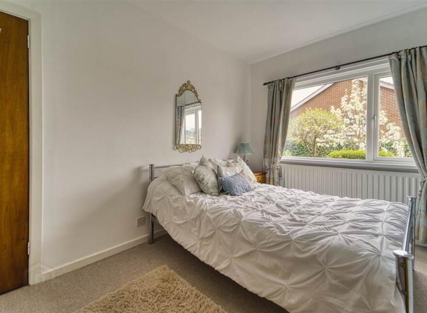 22 Adlon Park, Lisburn, BT28 2DZ