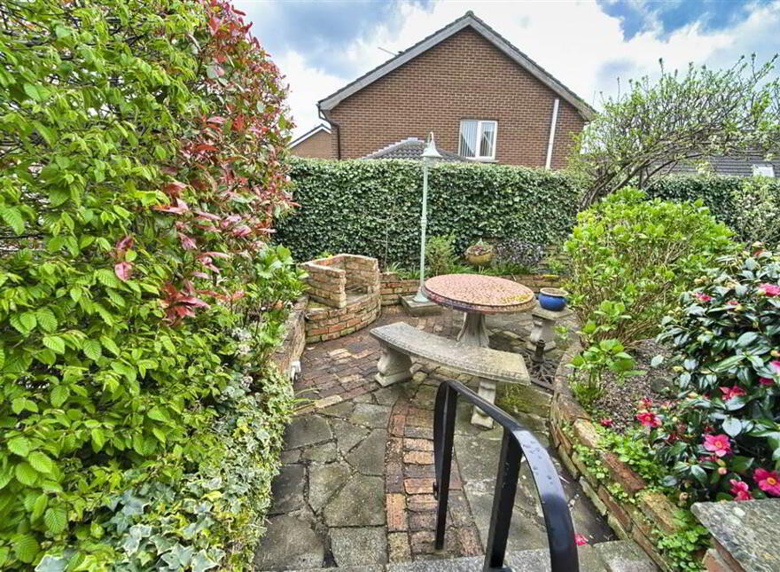 22 Adlon Park, Lisburn, BT28 2DZ