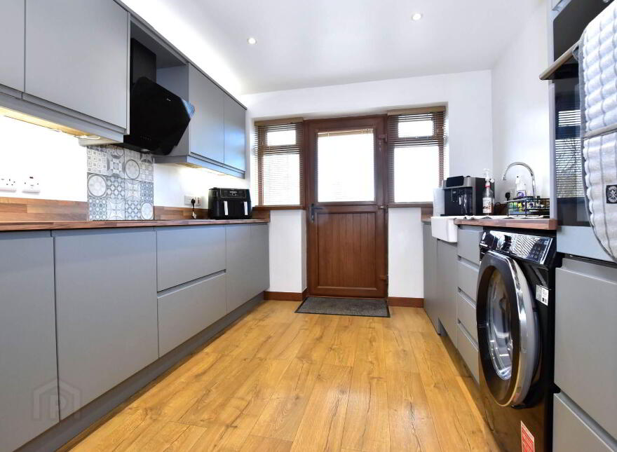 49 High Street, Ballyhalbert, Newtownards, BT22 1BL