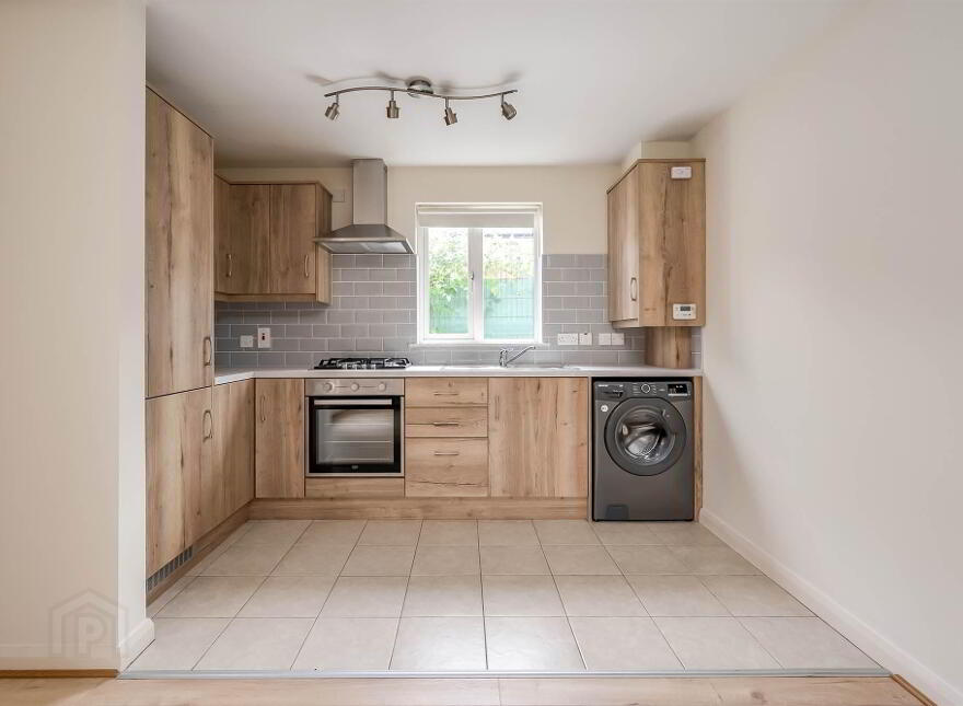 21 Maldon Court, Belfast, BT12 6GY