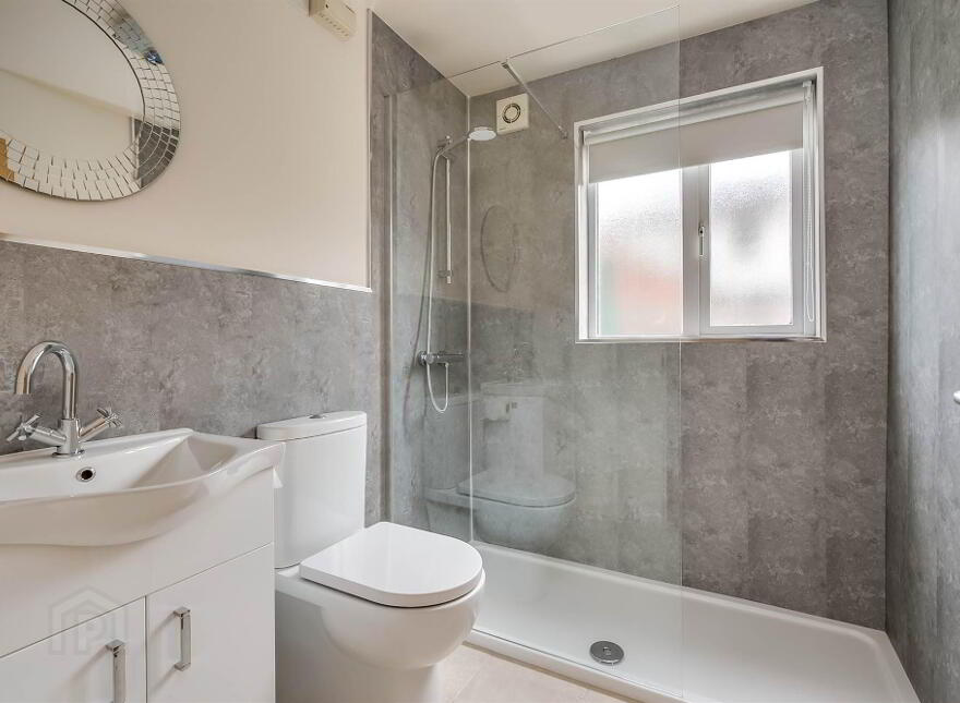 21 Maldon Court, Belfast, BT12 6GY