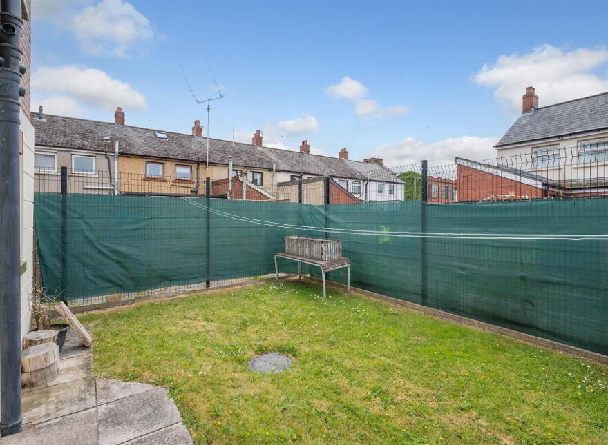 21 Maldon Court, Belfast, BT12 6GY