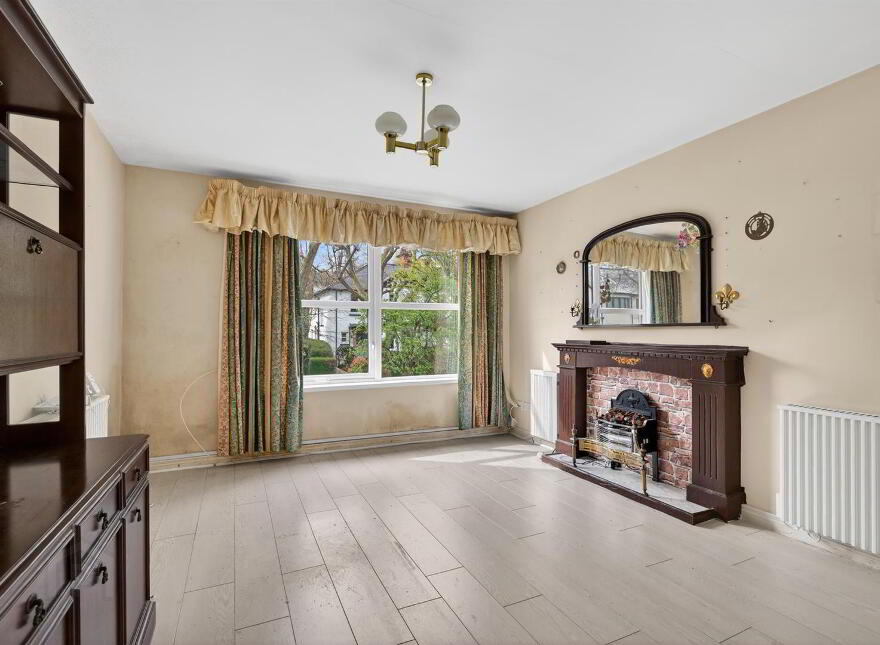 Flat 8 Sans Souci Manor, 12A Sans Souci Park, Belfast, BT9 5JZ