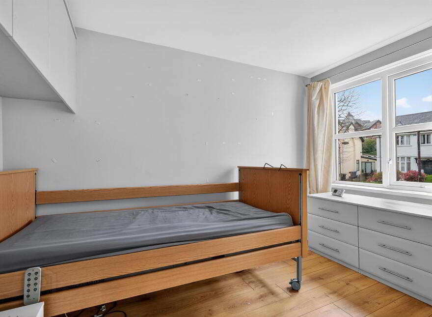 Flat 8 Sans Souci Manor, 12A Sans Souci Park, Belfast, BT9 5JZ