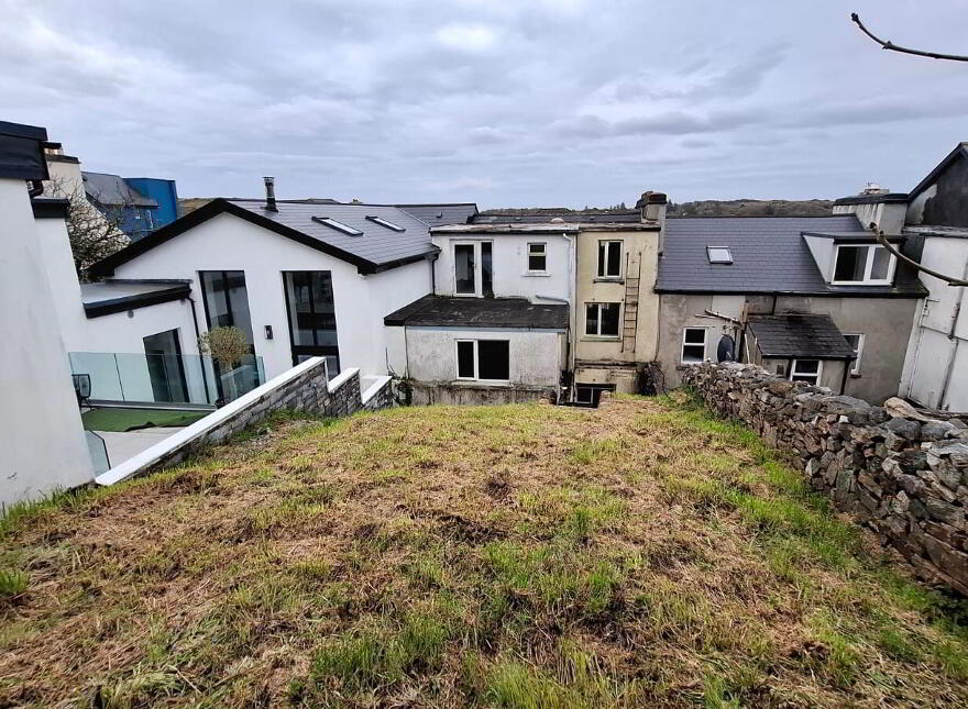 3 Seaview, Clifden, H71CK70