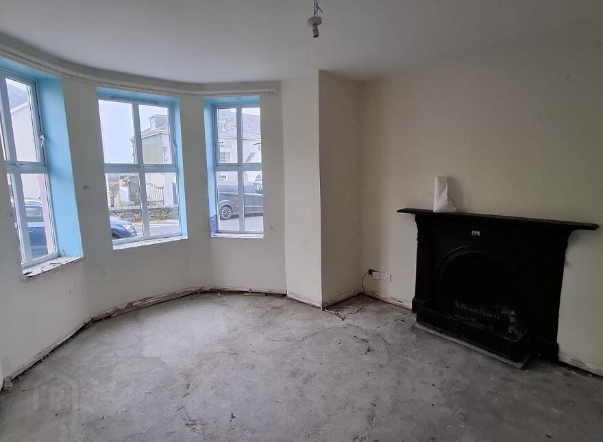 3 Seaview, Clifden, H71CK70