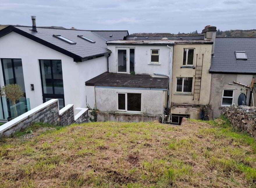 3 Seaview, Clifden, H71CK70