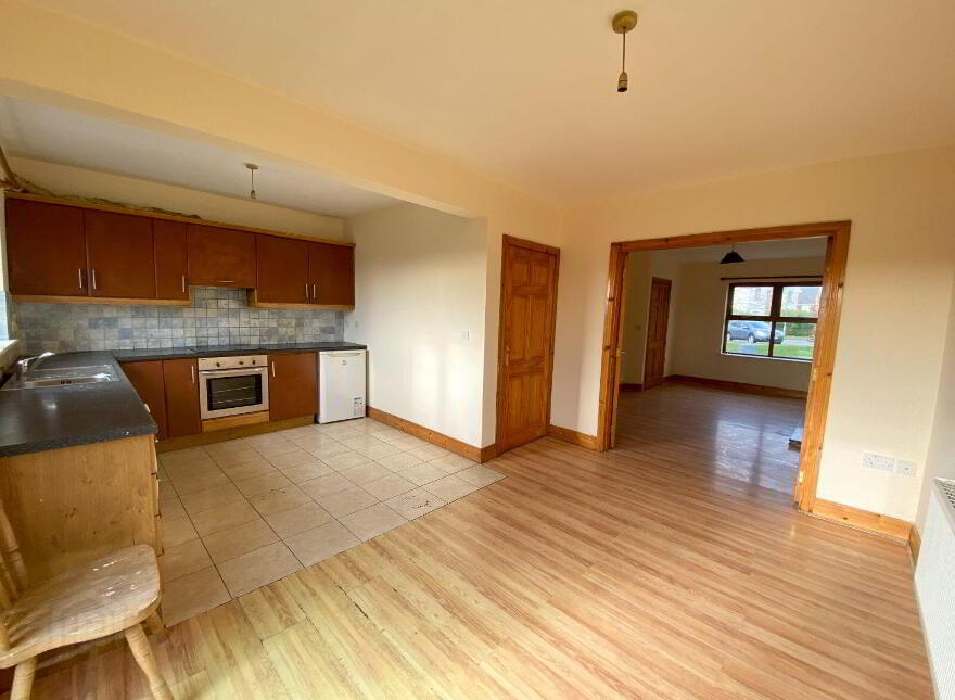 24 Mostrim Oaks, Mostrim, N39VY88