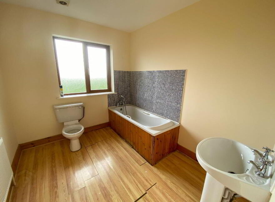24 Mostrim Oaks, Mostrim, N39VY88