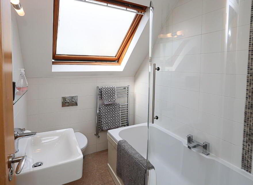 28 The Bay, Seacliff Road, Ballyholme, Bangor, BT20 5HD