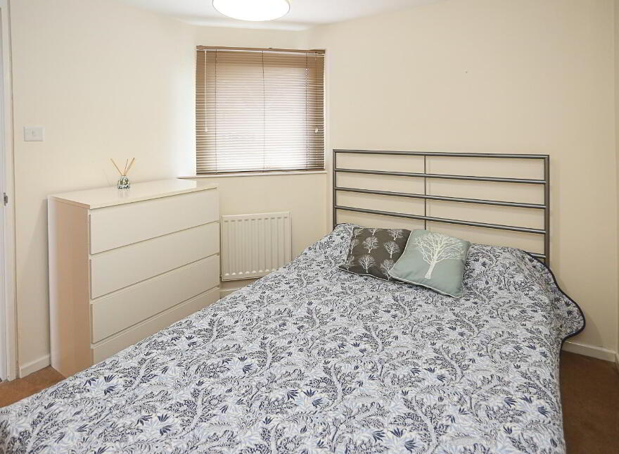 28 The Bay, Seacliff Road, Ballyholme, Bangor, BT20 5HD