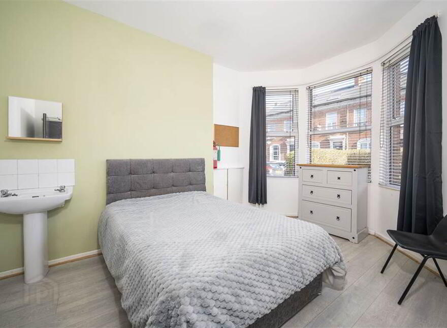 22 Tates Avenue, Belfast, Belfast, BT9 7BY