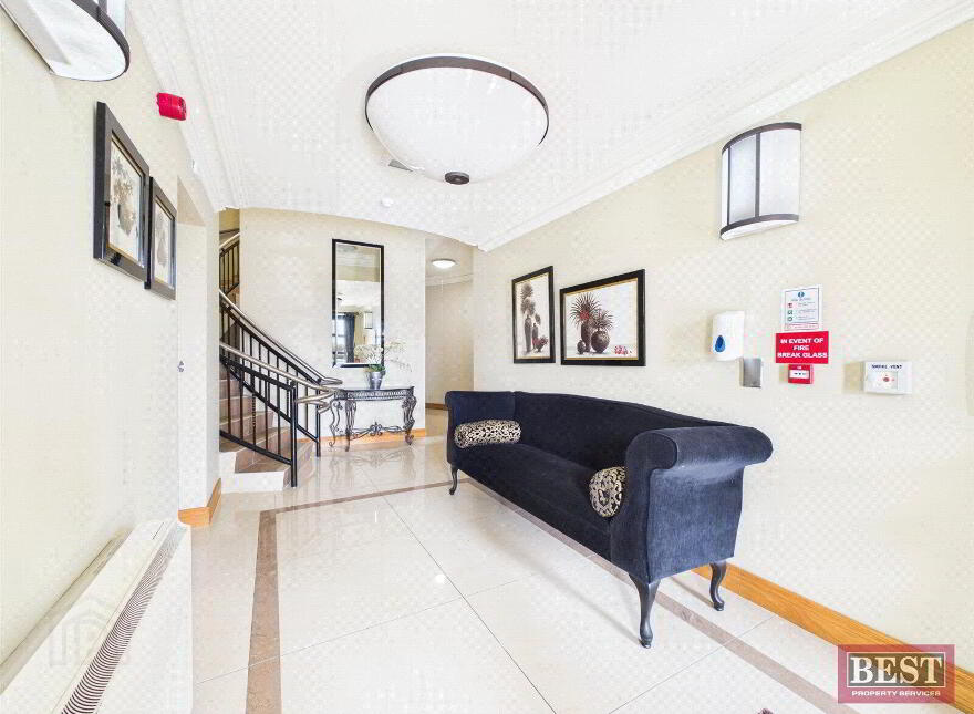 32 Seafields Court, Warrenpoint, Newry, BT34 3XB