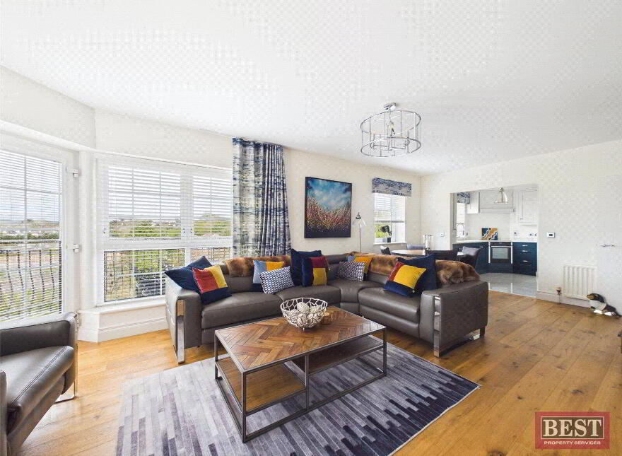 32 Seafields Court, Warrenpoint, Newry, BT34 3XB