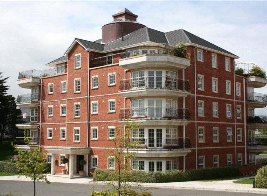32 Seafields Court, Warrenpoint, Newry, BT34 3XB