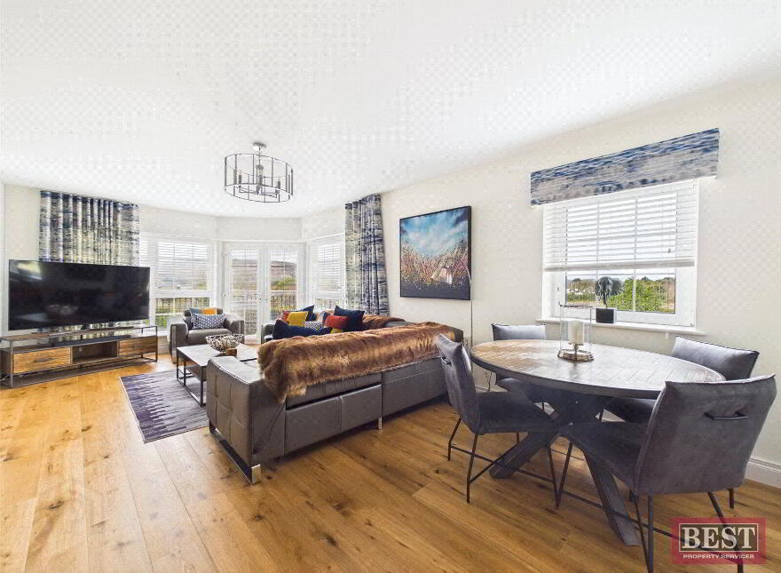 32 Seafields Court, Warrenpoint, Newry, BT34 3XB
