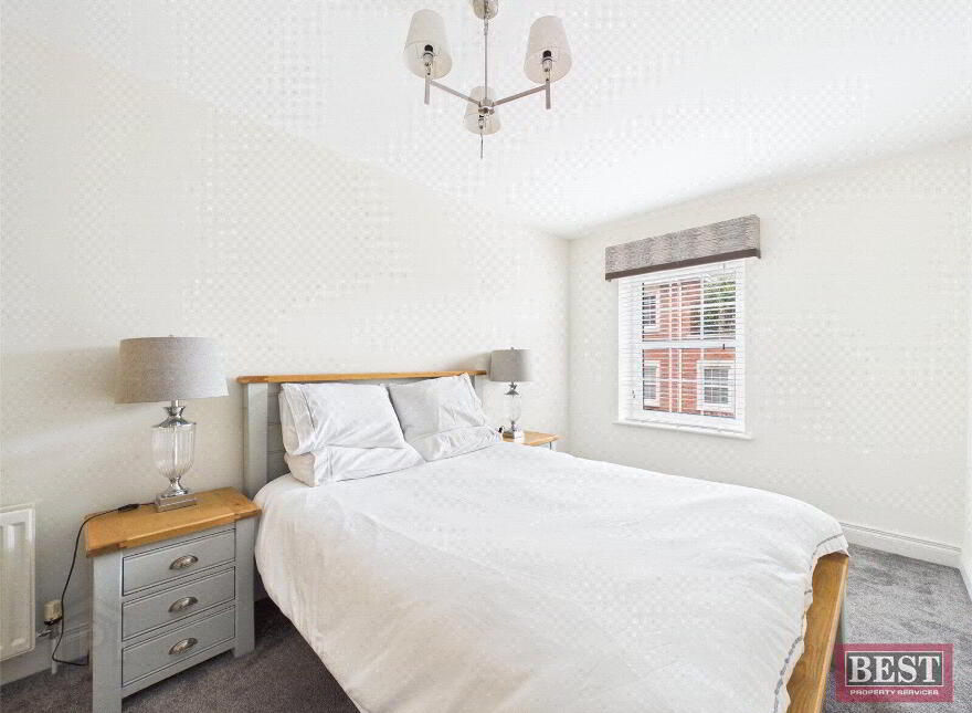 32 Seafields Court, Warrenpoint, Newry, BT34 3XB