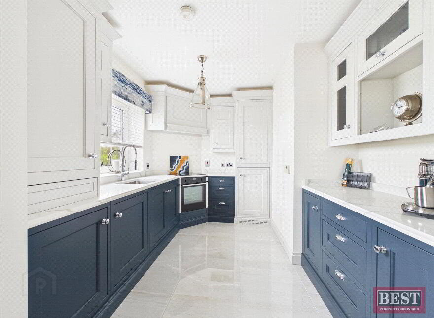 32 Seafields Court, Warrenpoint, Newry, BT34 3XB