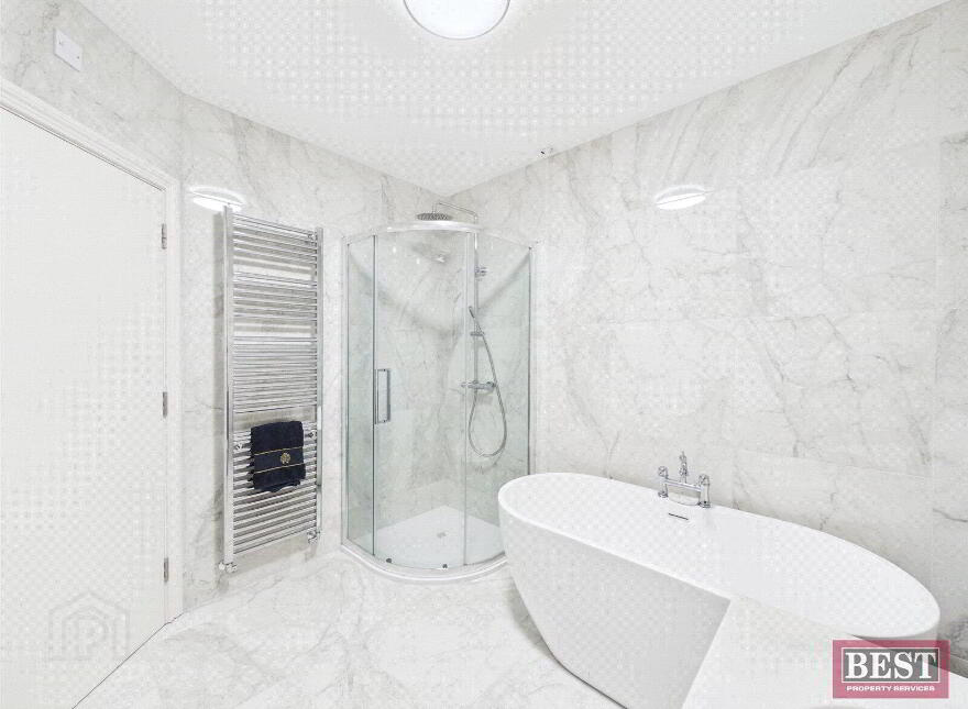 32 Seafields Court, Warrenpoint, Newry, BT34 3XB