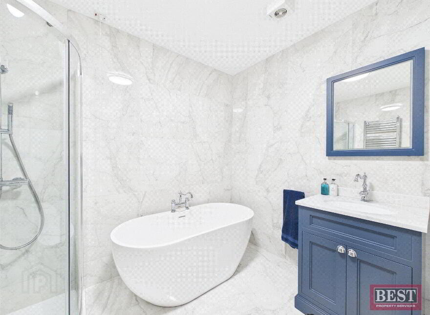 32 Seafields Court, Warrenpoint, Newry, BT34 3XB