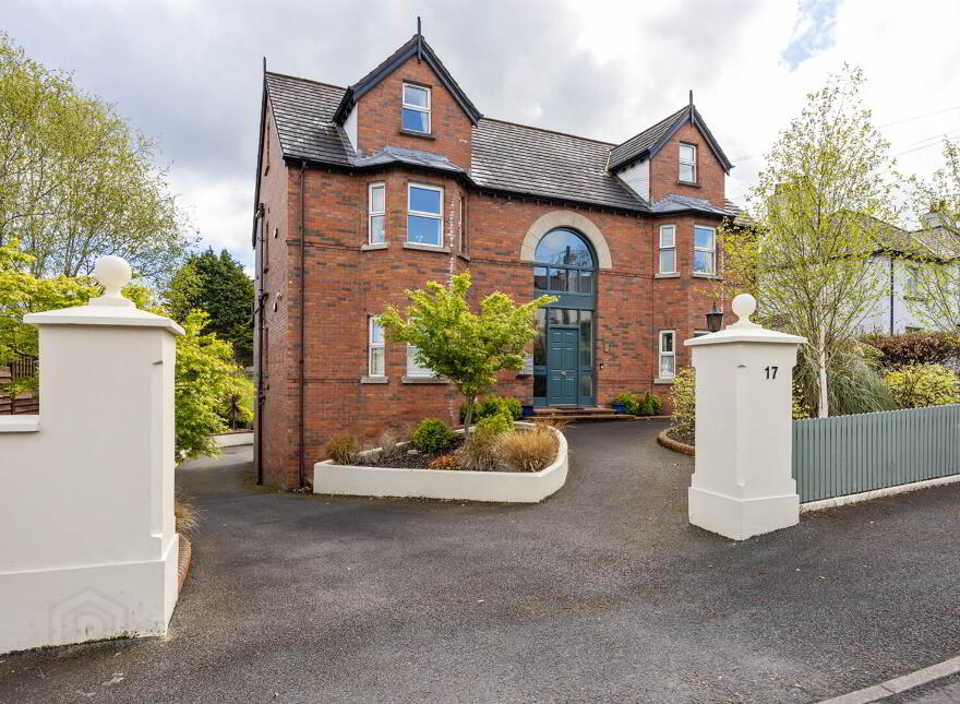 17C Church Road, Helens Bay, BT19 1TP
