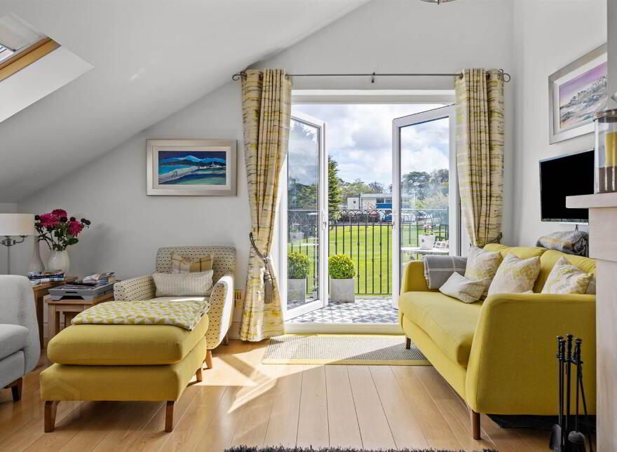 17C Church Road, Helens Bay, BT19 1TP