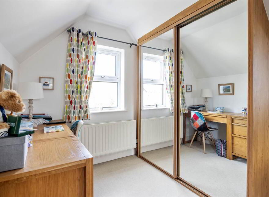 17C Church Road, Helens Bay, BT19 1TP