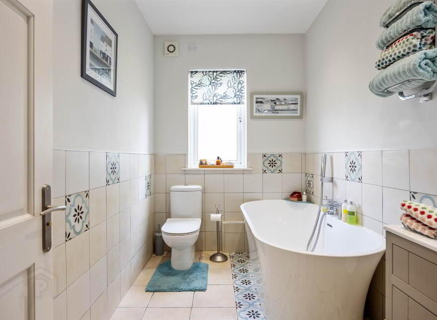 17C Church Road, Helens Bay, BT19 1TP