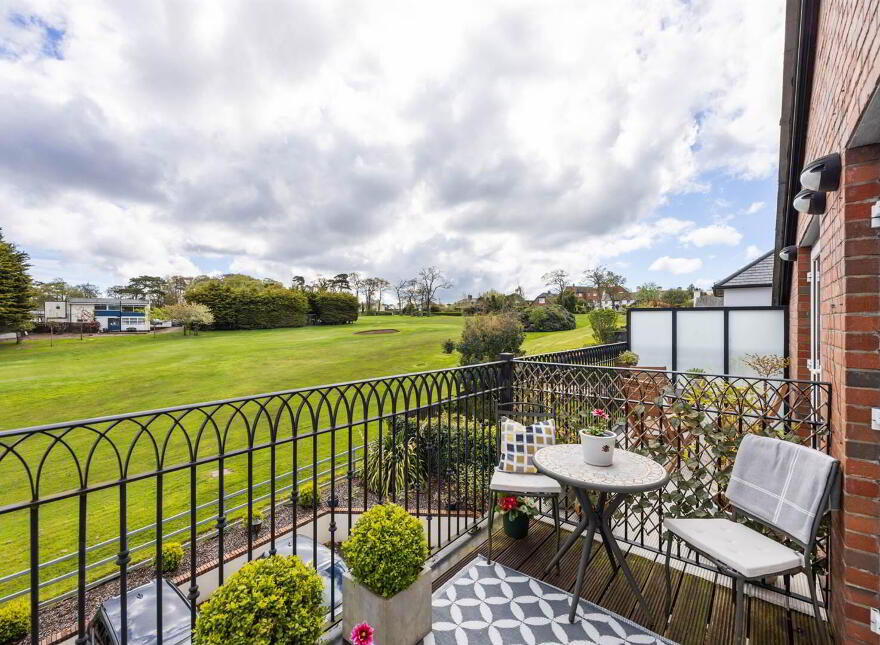 17C Church Road, Helens Bay, BT19 1TP