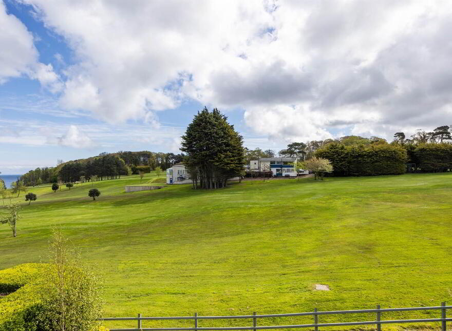 17C Church Road, Helens Bay, BT19 1TP