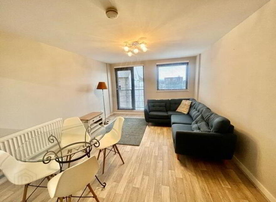 Apartment 6 17 Queens Square, Belfast, BT1 3FF
