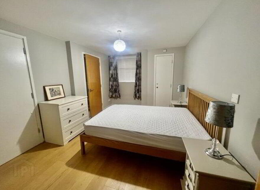 Apartment 6 17 Queens Square, Belfast, BT1 3FF