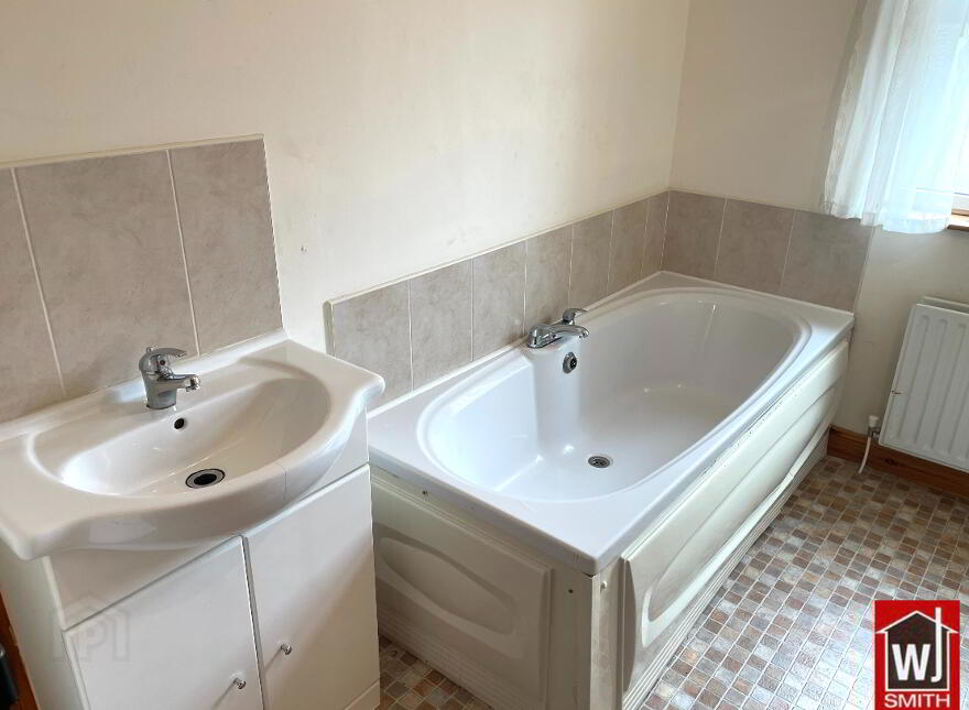 25 Garag Hill, Castlederg, BT81 7GX