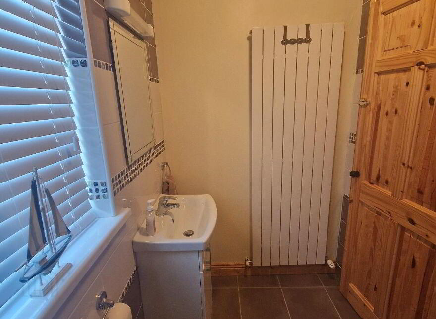 Chapel Road, Brinlack, F92R120