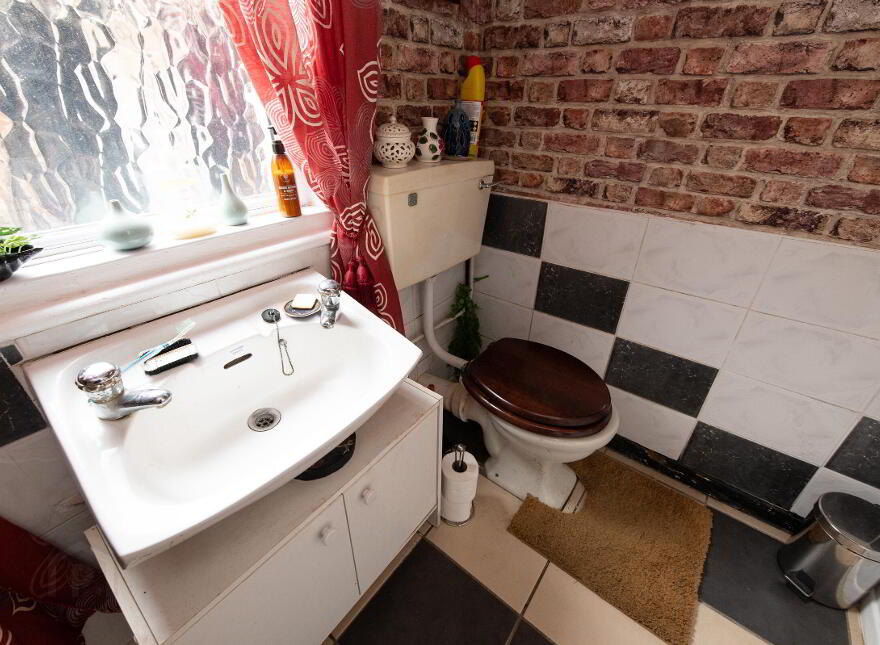 Lynnwood, Chichester Park Central, Belfast, BT15 5DT