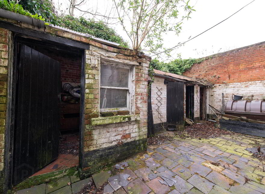 Lynnwood, Chichester Park Central, Belfast, BT15 5DT