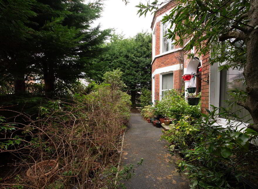 Lynnwood, Chichester Park Central, Belfast, BT15 5DT