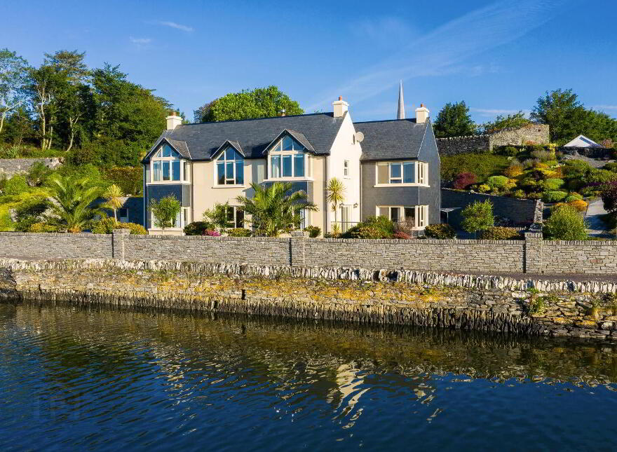 Sunny Rock, Church Road, Rosscarbery, P85PX26